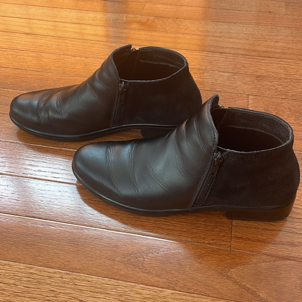 Naot Women’s Black Leather/Suede boots Size 40 - Picture 2 of 5
